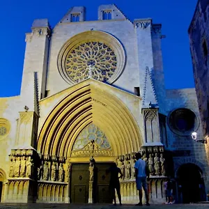 https://apartament-elizabet.top-hotels-tarragona.com
